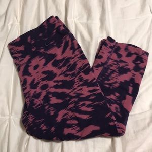 NIKE workout pants cropped
